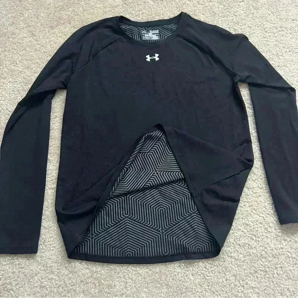 Under Armour Cold Gear Unisex Black Thumb Hole Long Sleeve Shirt Loose Size YXL